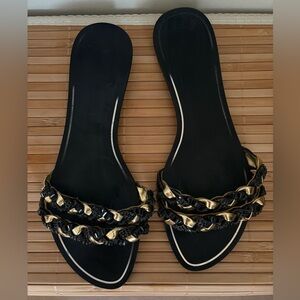 Rachel Zoe Black & Gold Chain Embellished Sandals – Size 7